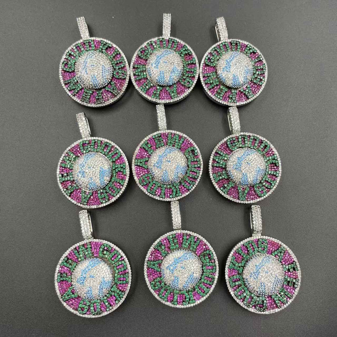rotating pendant necklace