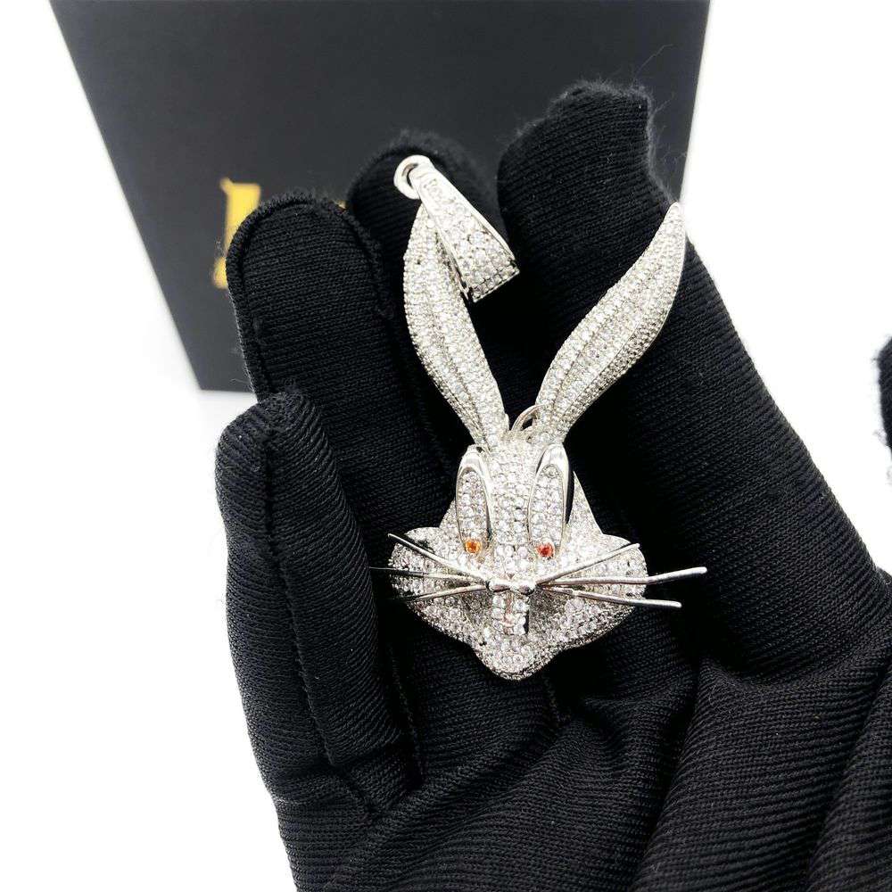 Loney Tunes Bugs Bunny Pendant